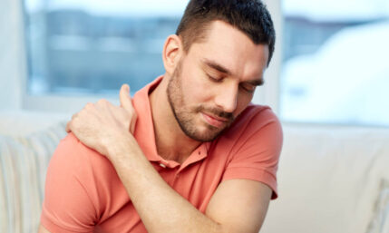 Gelenkschmerzen in der Schulter – Arthrose durch Prothese lindern